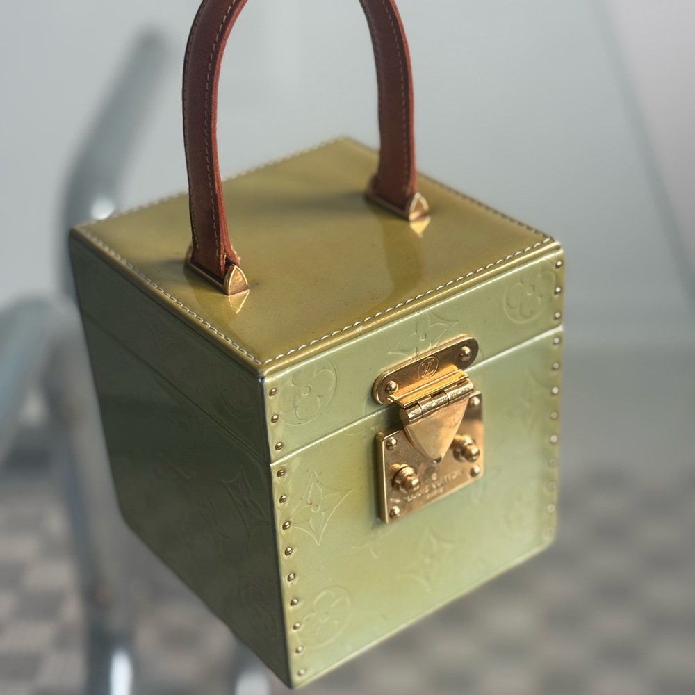 LV
